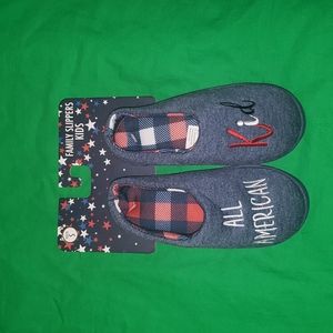 All American Kid Slippers Size Youth Small 11-12 Blue